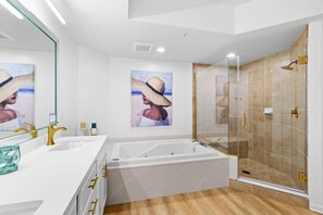 Shower, jetted bath, hair dryer, towels