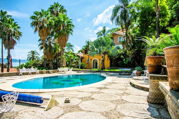 Outdoor pool - ANANA Rancho San Rafael Master Bedroom (Ajijic)