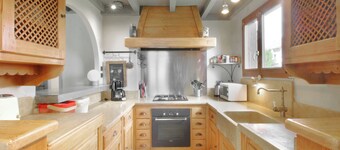 Le petit belvédère: chalet avec piscine & vue lac