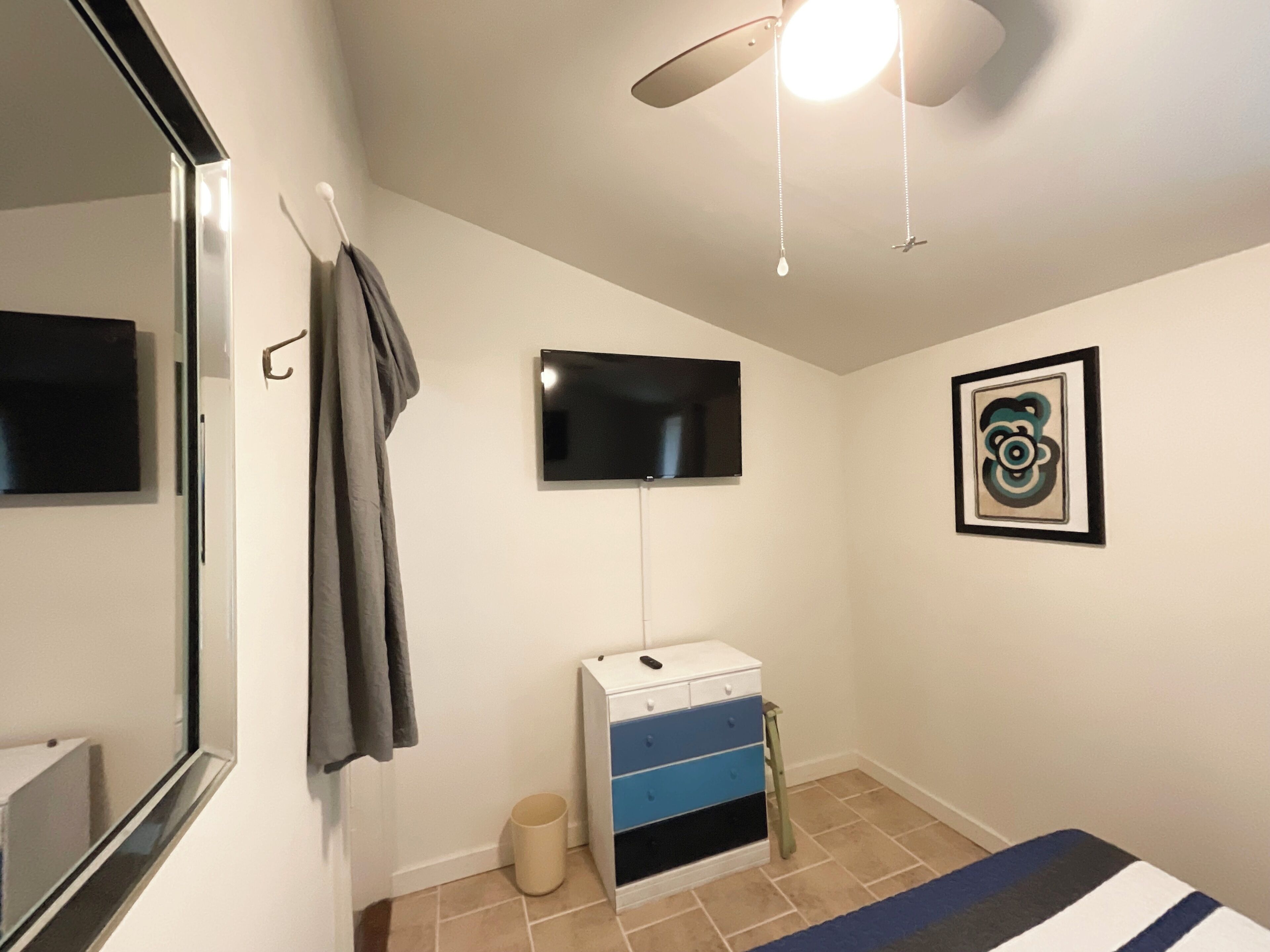 2 bedrooms, WiFi (free), bed sheets