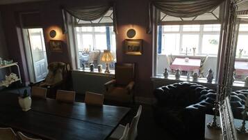 Daily buffet breakfast (DKK 65 per person)