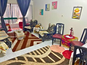 Appartement, 2 chambres, fumeurs, balcon | Salle de séjour