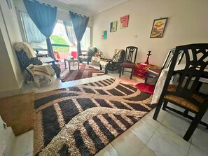 Apartment, 2 Bedrooms, Smoking, Balcony | Living room