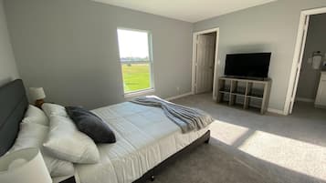 3 bedrooms, iron/ironing board, WiFi, bed sheets