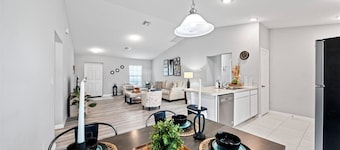 Relax and Recharge in Beautiful and comfortable cozy Cape Coral home!