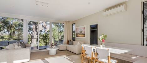 Fernseher, Stereoanlage