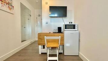 Quadruple Room | Desk, free WiFi