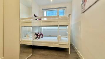 Quadruple Room | Desk, free WiFi