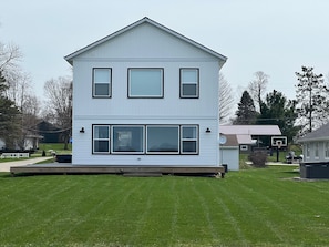 Exterior - Newer build 3-bedroom cottage on peaceful Fremont Lake with AC, WiFi (Fremont)