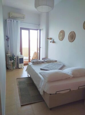 2 bedrooms, iron/ironing board, WiFi