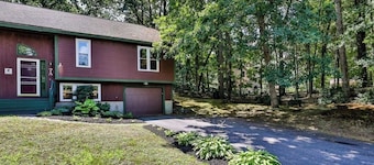 Relax in Our Cozy Duplex: Private, Quiet, and Perfect for Every Season!