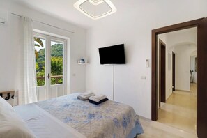 4 室のベッドルーム、アイロン / アイロン台、旅行用ベビーベッド、WiFi (無料)