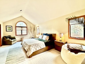 5 bedrooms, desk, iron/ironing board, free WiFi