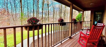 Hummingbird Haven is a Berkshires Retreat surrounded by Nature and Local Charm.