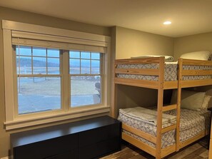 3 chambres, fer et planche à repasser, Wi-Fi, draps fournis