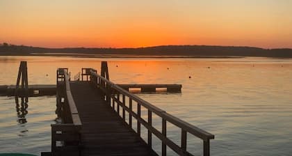 Charming Cottage Steps from Private Beach – Water Views & Little Neck Charm
