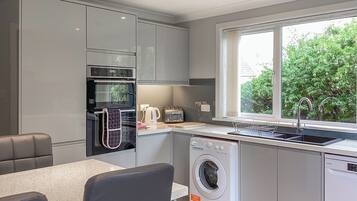 Lave-vaisselle, chaise haute