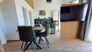 Uklassifisert bilde, 4 av 16, knapp