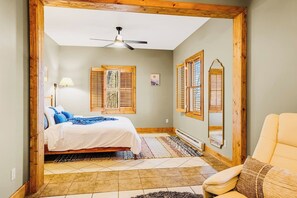 4 bedrooms, desk, iron/ironing board, travel cot