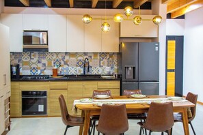 Microwave, oven, stovetop, coffee/tea maker - Nubária Residences l (San Pablo Etla)