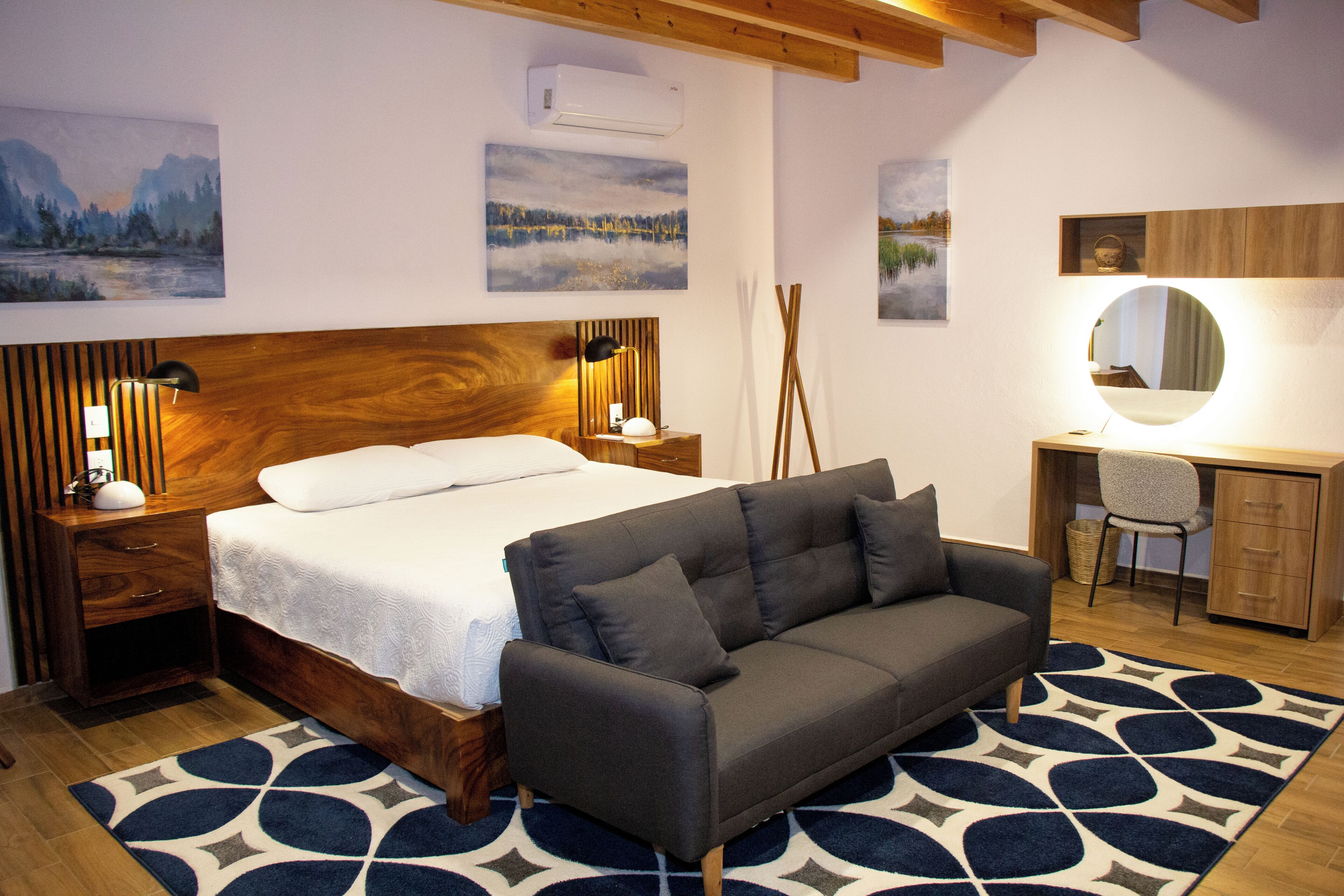 2 bedrooms, in-room safe, desk, iron/ironing board