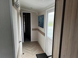 Interior - Tranquil Caravan Retreat by the Seaside, Portseton (Prestonpans)