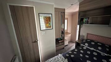 3 bilik tidur, Wi-fi percuma, cadar katil