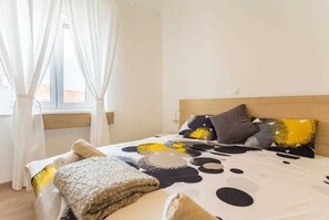 2 Schlafzimmer, Bügeleisen/Bügelbrett, Bettwäsche