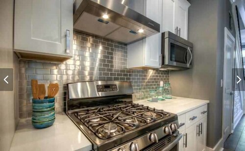 4-bedroom 3.5-bath house in gorgeous Downtown Washington DC Walk Everywhere