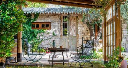 Cozy cabin in wonderful Chacras de Coria. Pistacho Club Eco Lodge. AC and WiFi