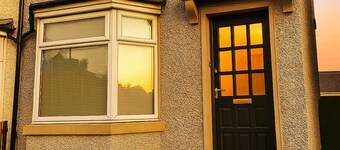 Stylish & Cozy 2-Bed Entire Home in Belfast City with WiFi