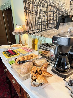 Free daily English breakfast - Uplands (Ledbury)