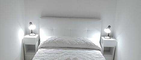 2 bedrooms, bed sheets