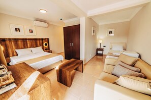 Lakens van Egyptisch katoen, luxe beddengoed, een minibar