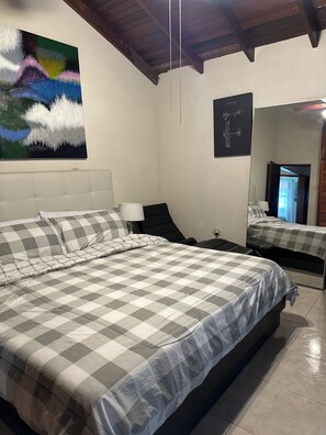 3 室のベッドルーム、WiFi、ベッドシーツ