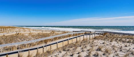Beach nearby, sun-loungers, beach towels