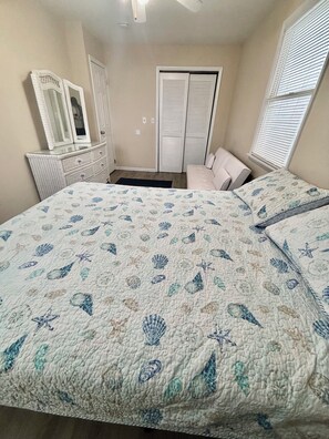 3 chambres, fer et planche à repasser, lit parapluie, Wi-Fi gratuit