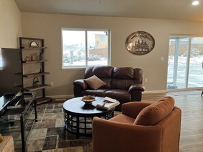 スマートテレビ、PC モニター