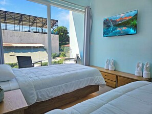 4 bedrooms, premium bedding, individually decorated - Zen Villa Jaco (Jaco)