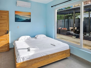 4 habitaciones, ropa de cama de alta calidad y cortinas blackout