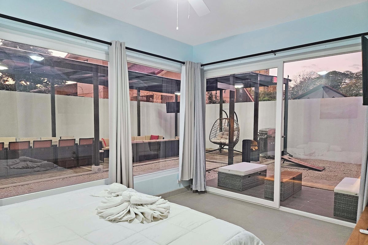 4 chambres, literie de qualité supérieure, rideaux occultants