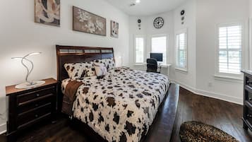 3 bedrooms, desk, iron/ironing board, WiFi