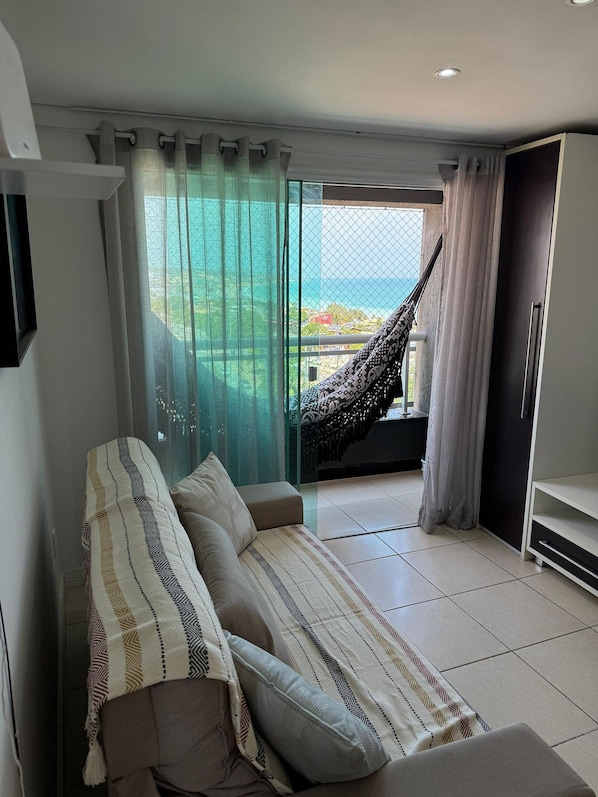 Basic Apartment | Living area