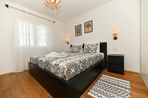 1 sovrum, strykjärn/strykbräda, wi-fi och sängkläder