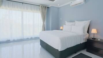 Luxury Apartment, Mountain View | 2 bedrooms, desk, laptop workspace