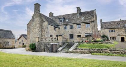 Jerards Dairy - sleeps 8 guests in 4 bedrooms