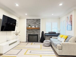 TV connectée, livres, imprimantes