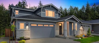 Serene Port Orchard Retreat: 3BR 3BA with Trails and Amazing Views