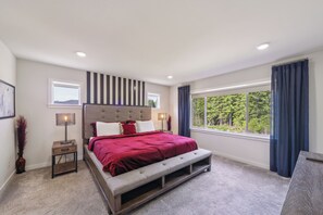 3 bedrooms, desk, iron/ironing board, WiFi