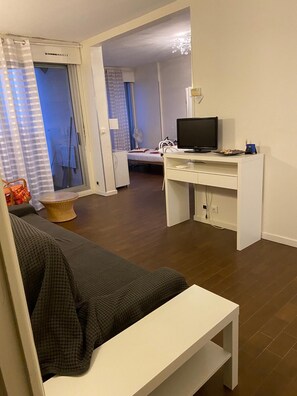 1 bedroom, iron/ironing board